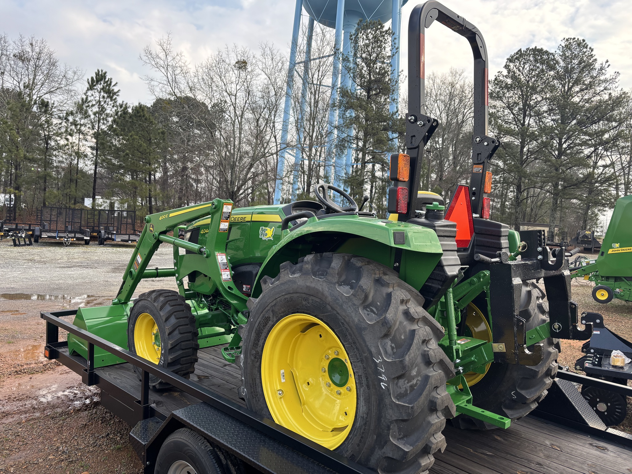 2025 John Deere 4044M Image 2