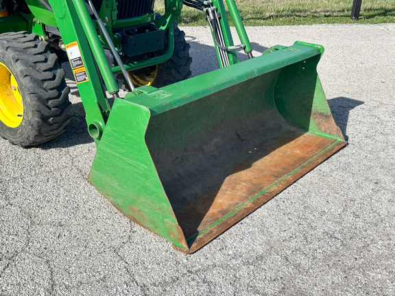 2008 John-Deere 2520