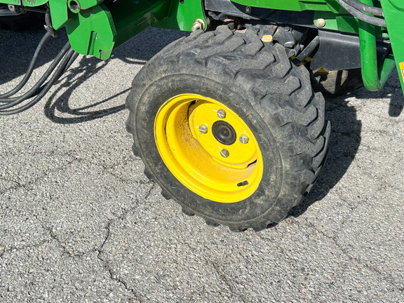 2008 John-Deere 2520