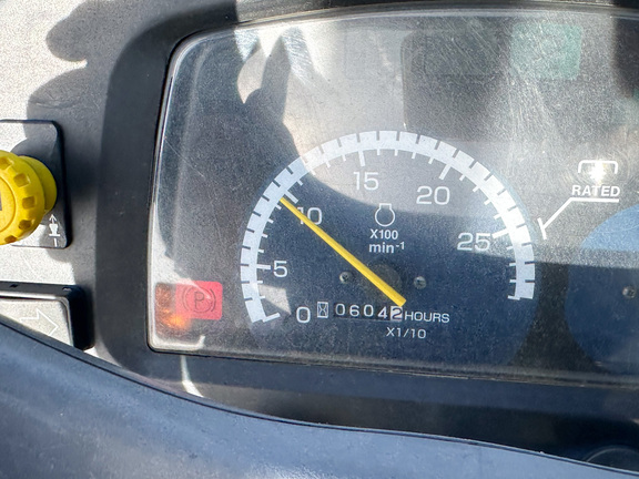 2008 John-Deere 2520