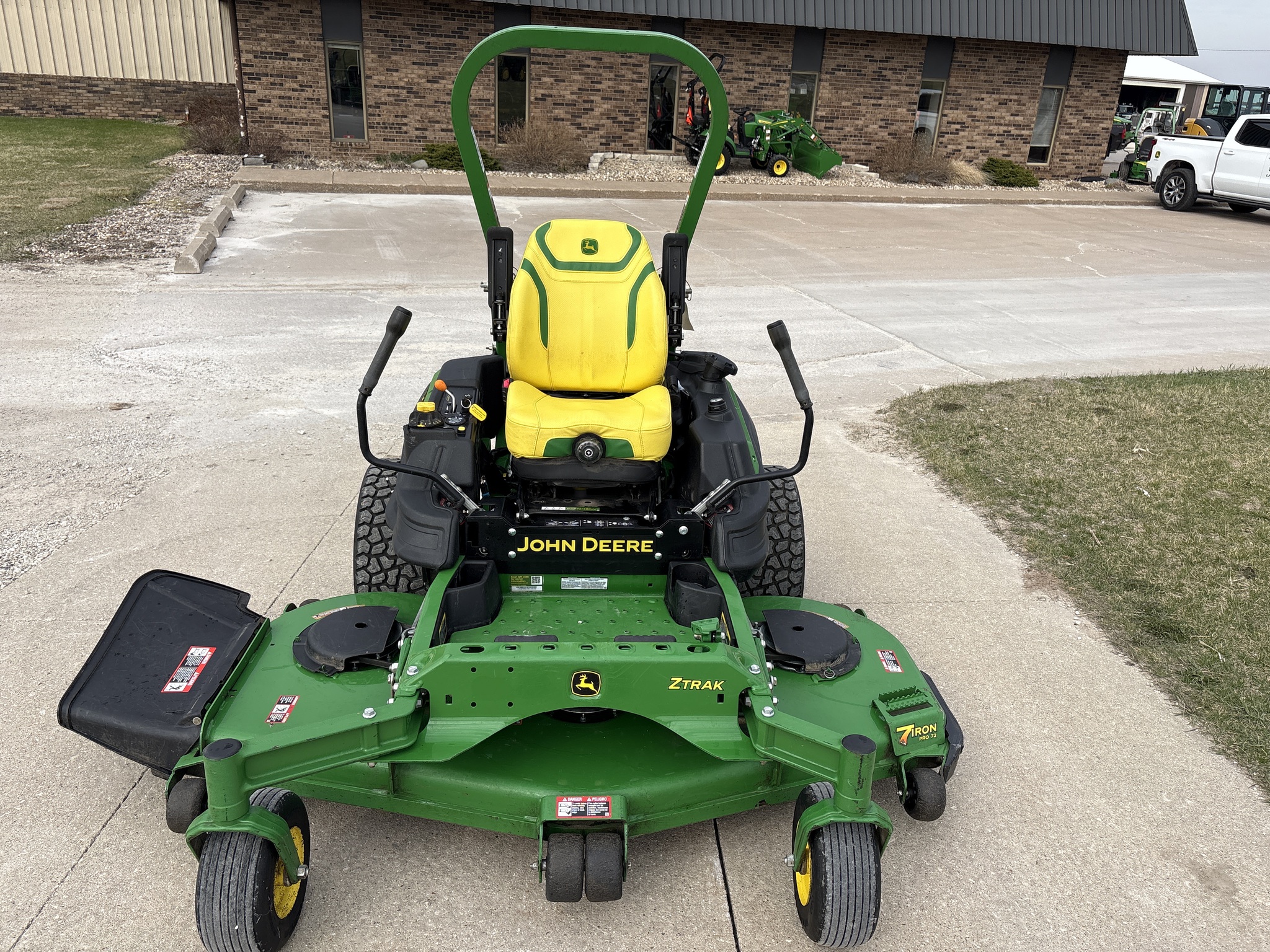  2025 John Deere Z970R at Heritage Tractor in Geneseo, IL