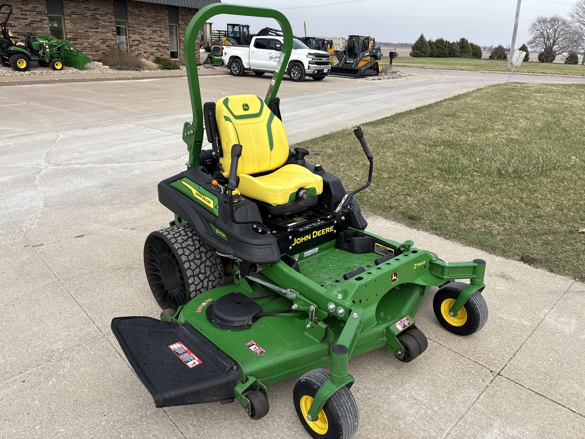  2025 John Deere Z970R at Heritage Tractor in Geneseo, IL