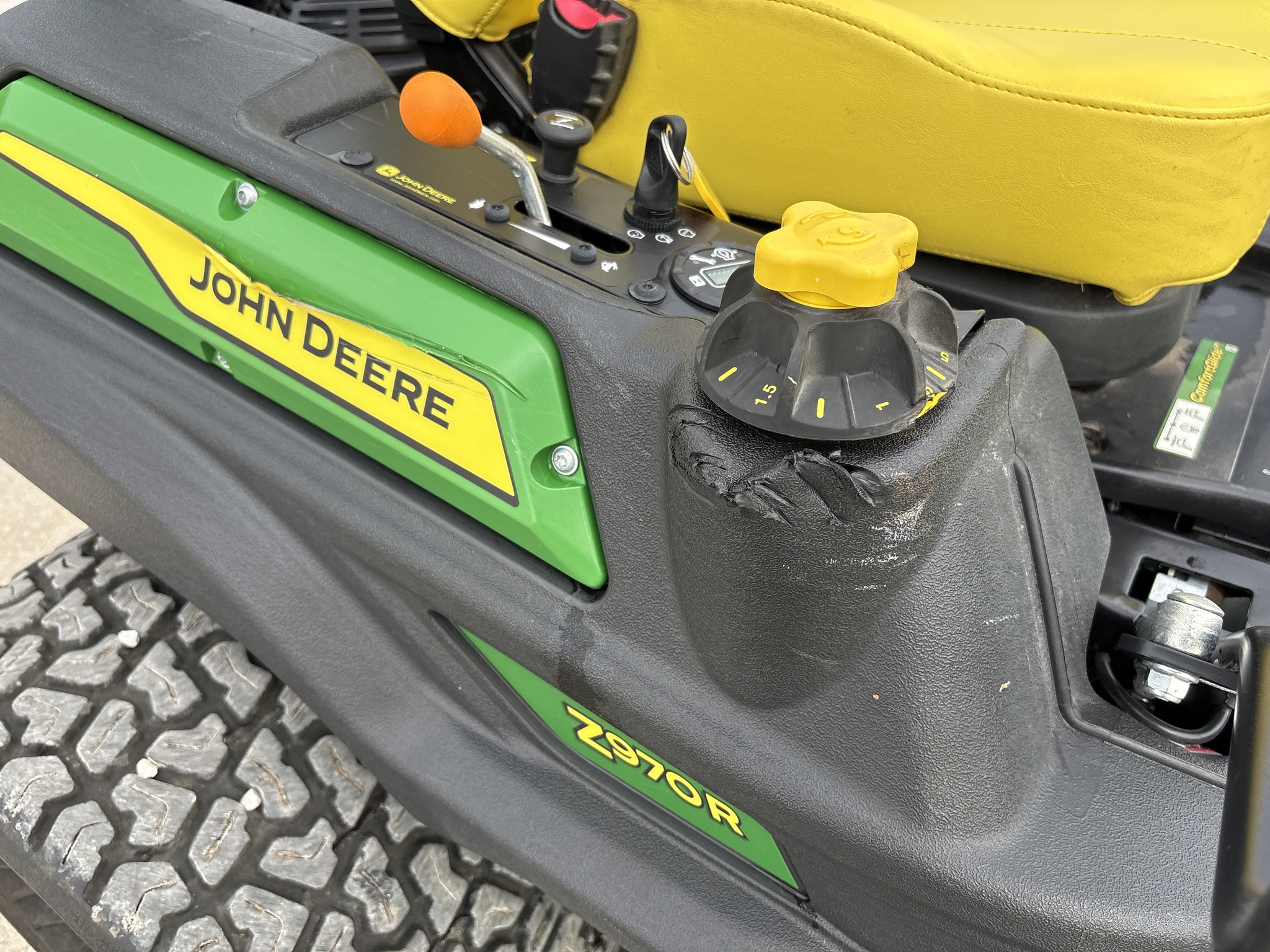  2025 John Deere Z970R at Heritage Tractor in Geneseo, IL