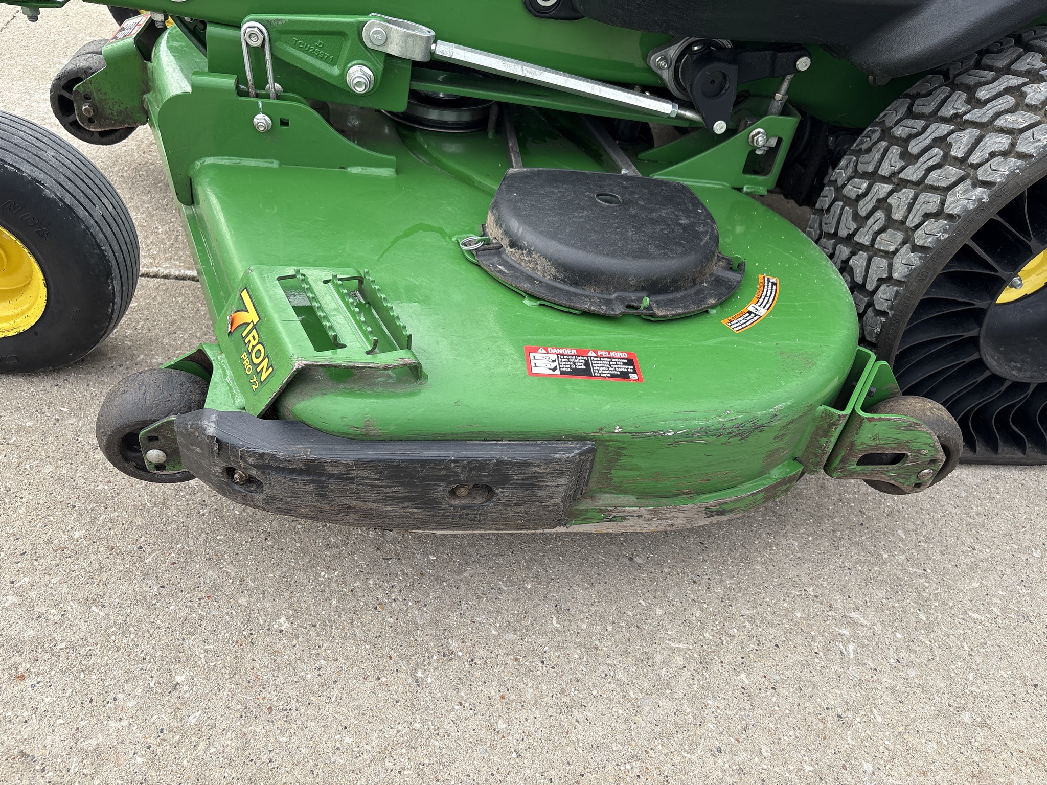  2025 John Deere Z970R at Heritage Tractor in Geneseo, IL