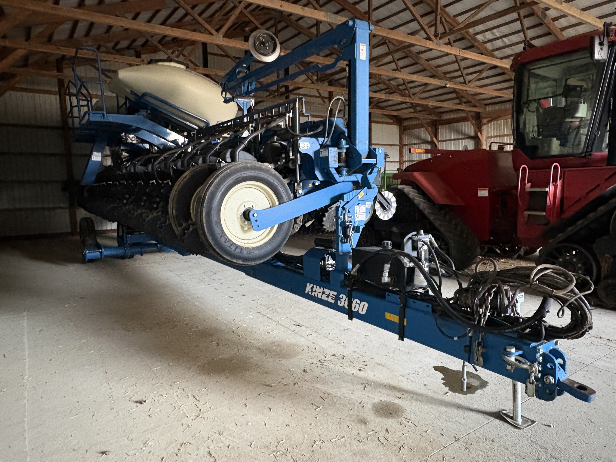 2019 Kinze 3660 Image 1