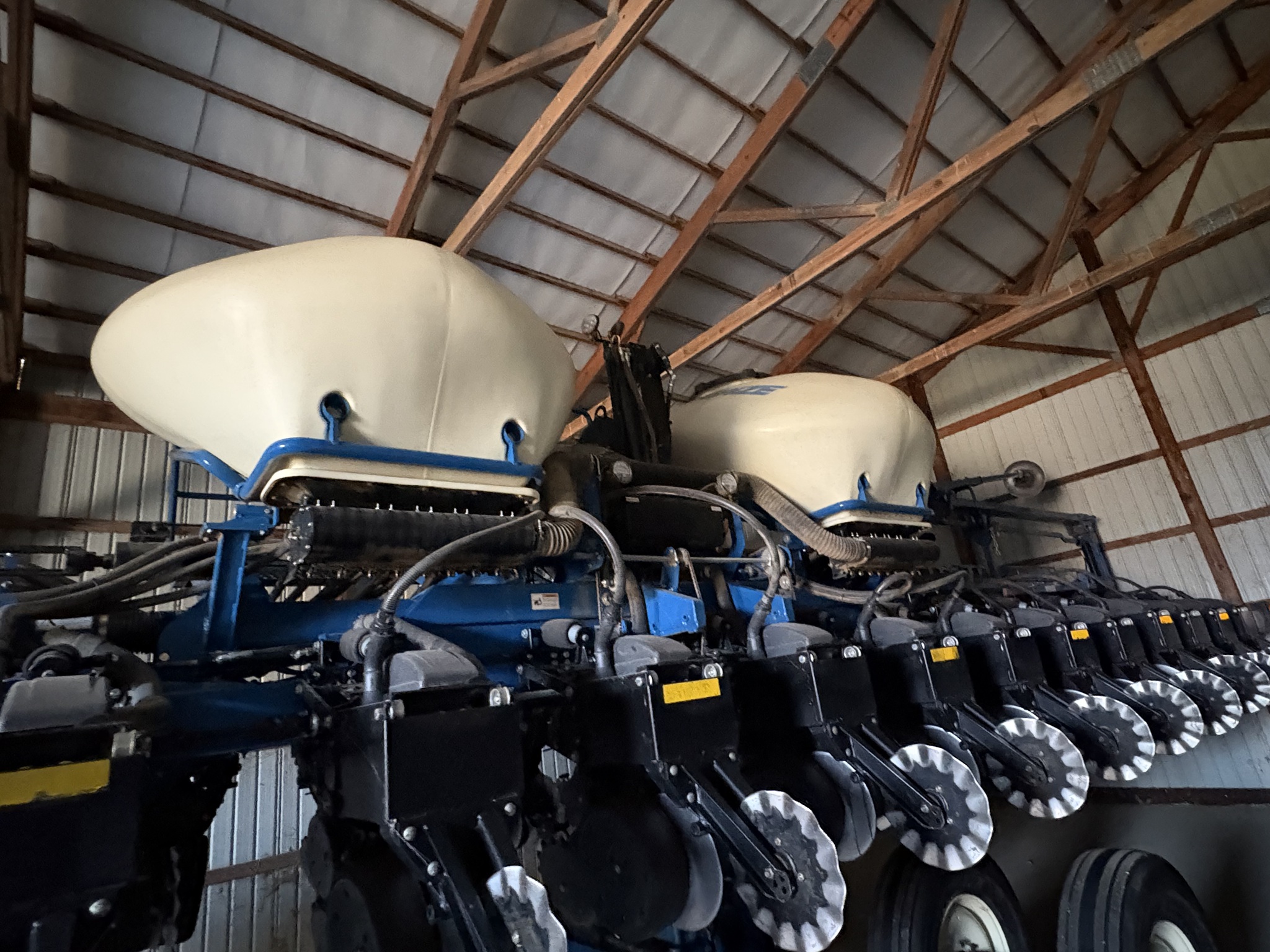 2019 Kinze 3660 Image 4
