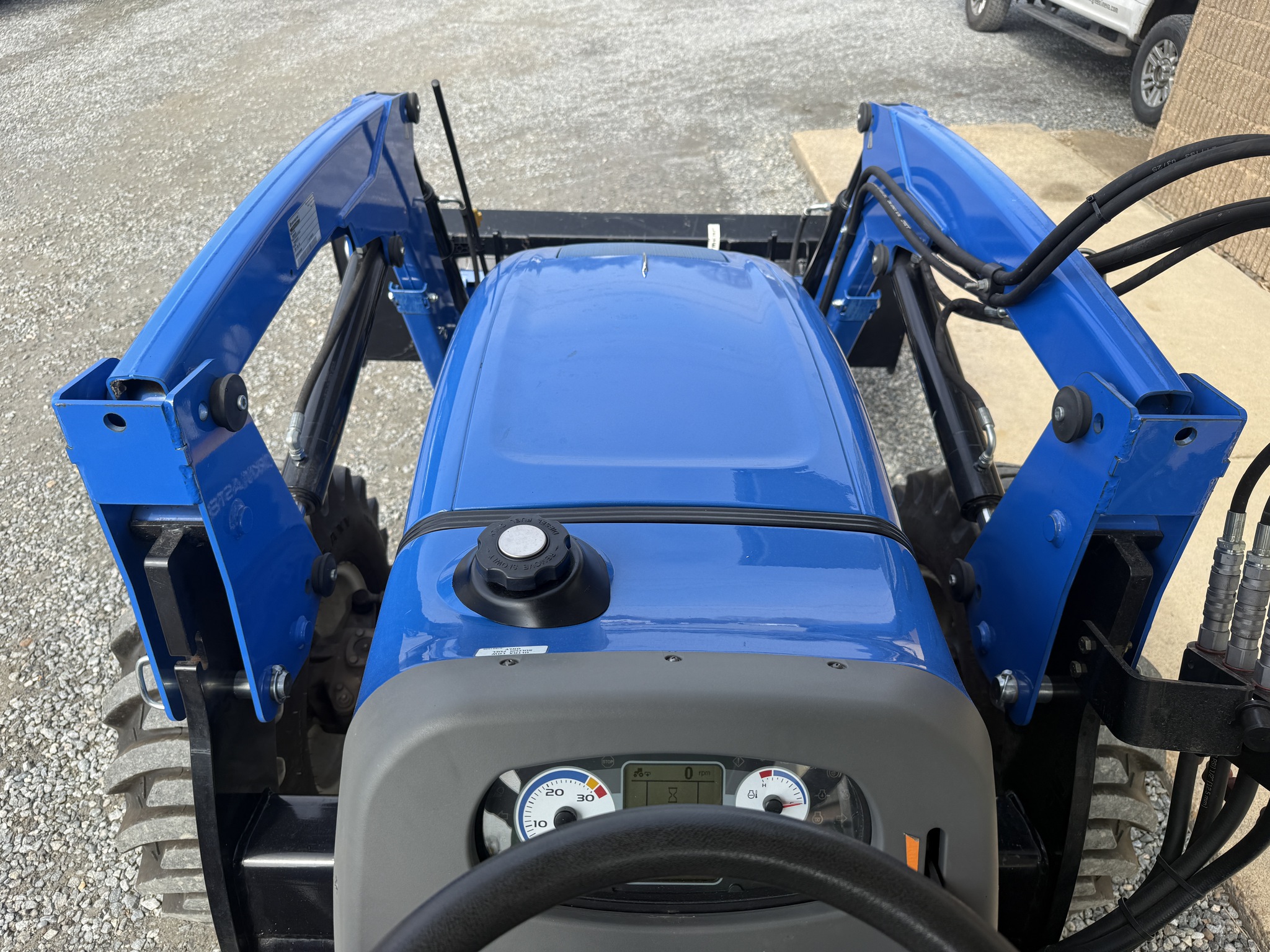 2017 New Holland WORKMASTER 60 Image 11