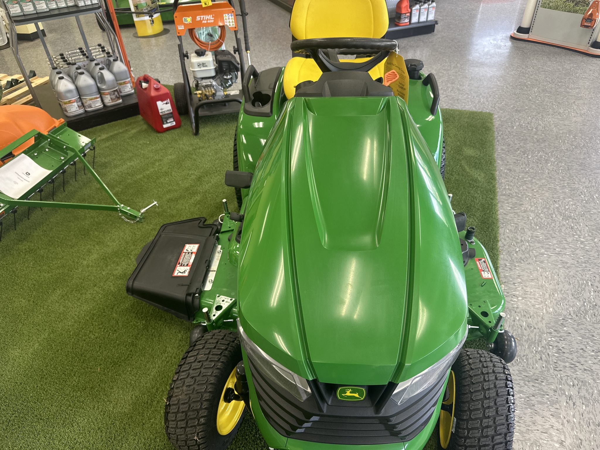 2025 John Deere X570 Image 5