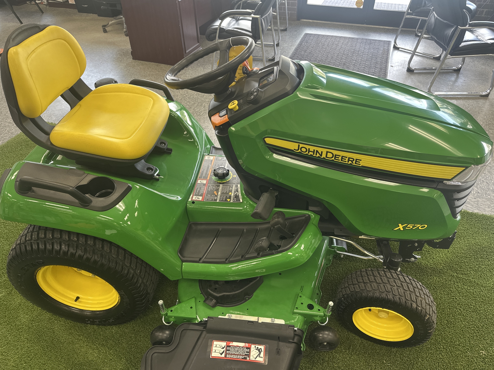2025 John Deere X570 Image 2
