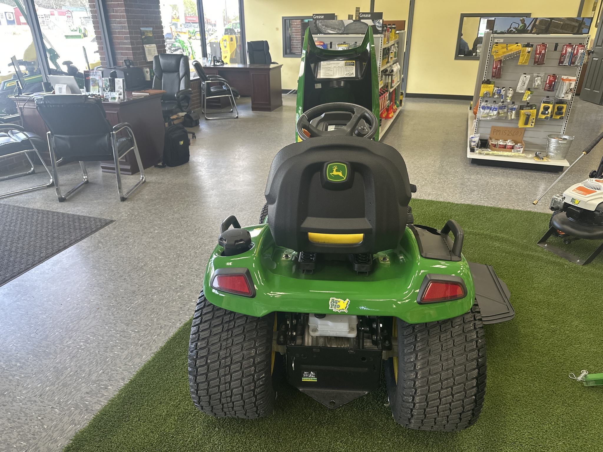 2025 John Deere X570 Image 4