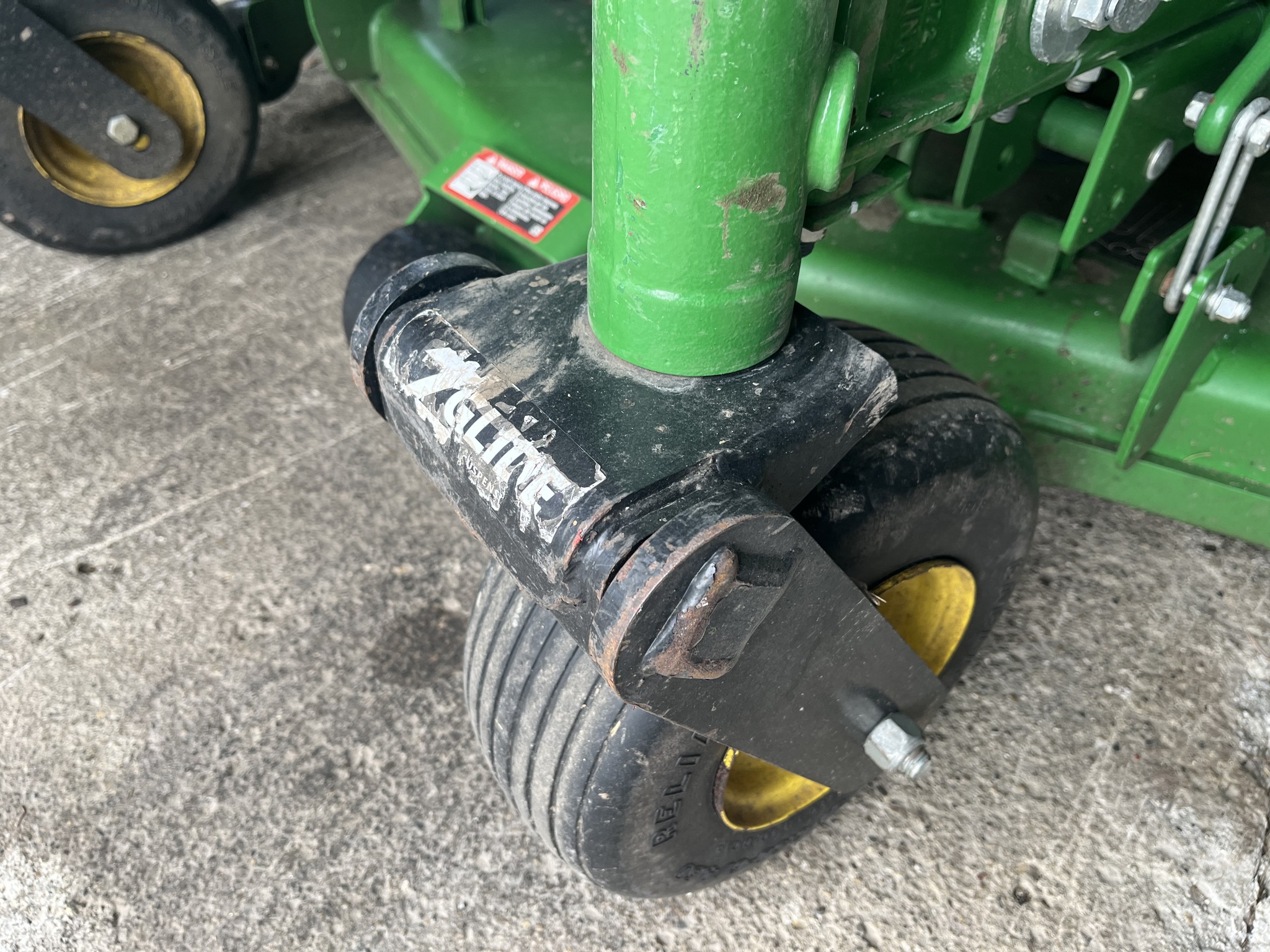 2020 John Deere Z930M Image 2