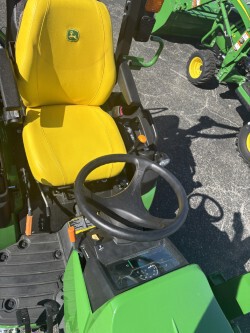 2025 John Deere 1025R Photo 2