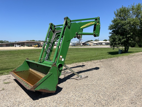  John Deere 843