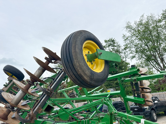 2009 John-Deere 512