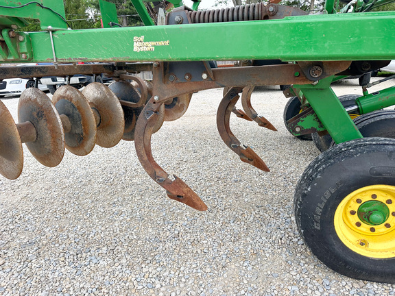 2009 John-Deere 512
