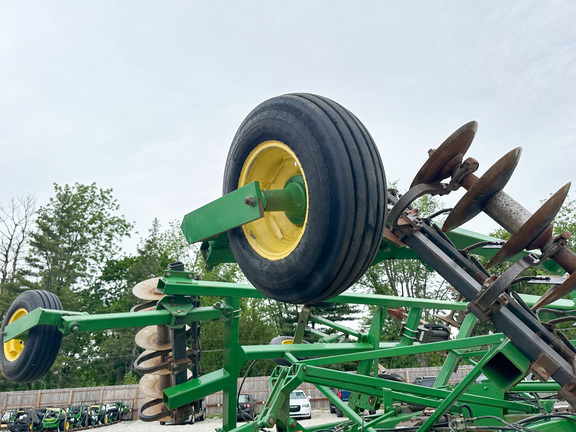 2009 John-Deere 512