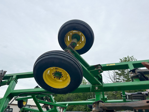 2009 John-Deere 512