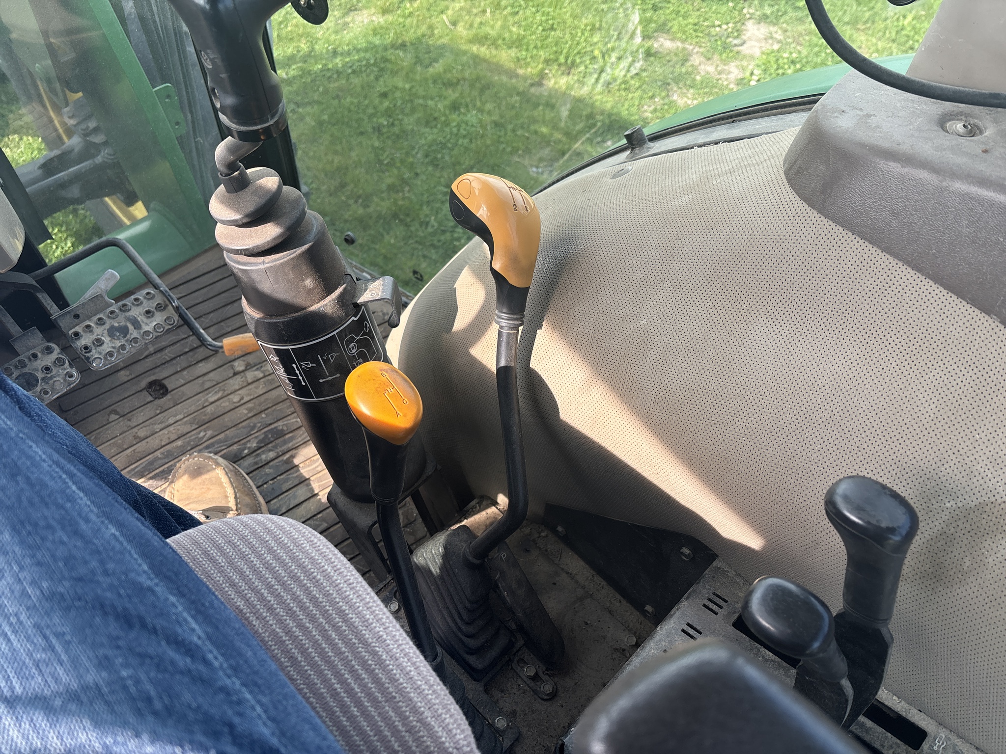 Used 2010 John Deere 5101E Utility Tractors at Koenig Equipment in Franklin, IN - PhotoXL23