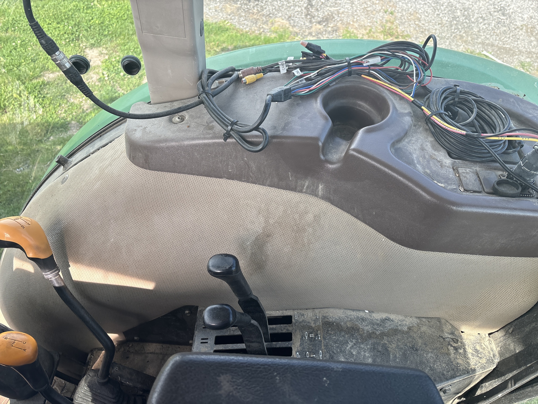 Used 2010 John Deere 5101E Utility Tractors at Koenig Equipment in Franklin, IN - PhotoXL25