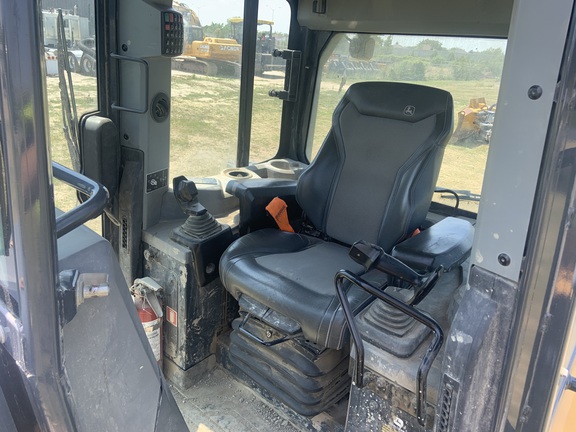 2020 John Deere 750L