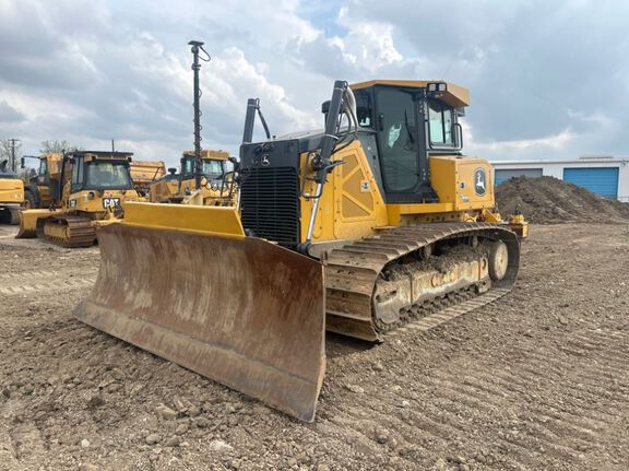 Photo of a 2023 John Deere 850L
