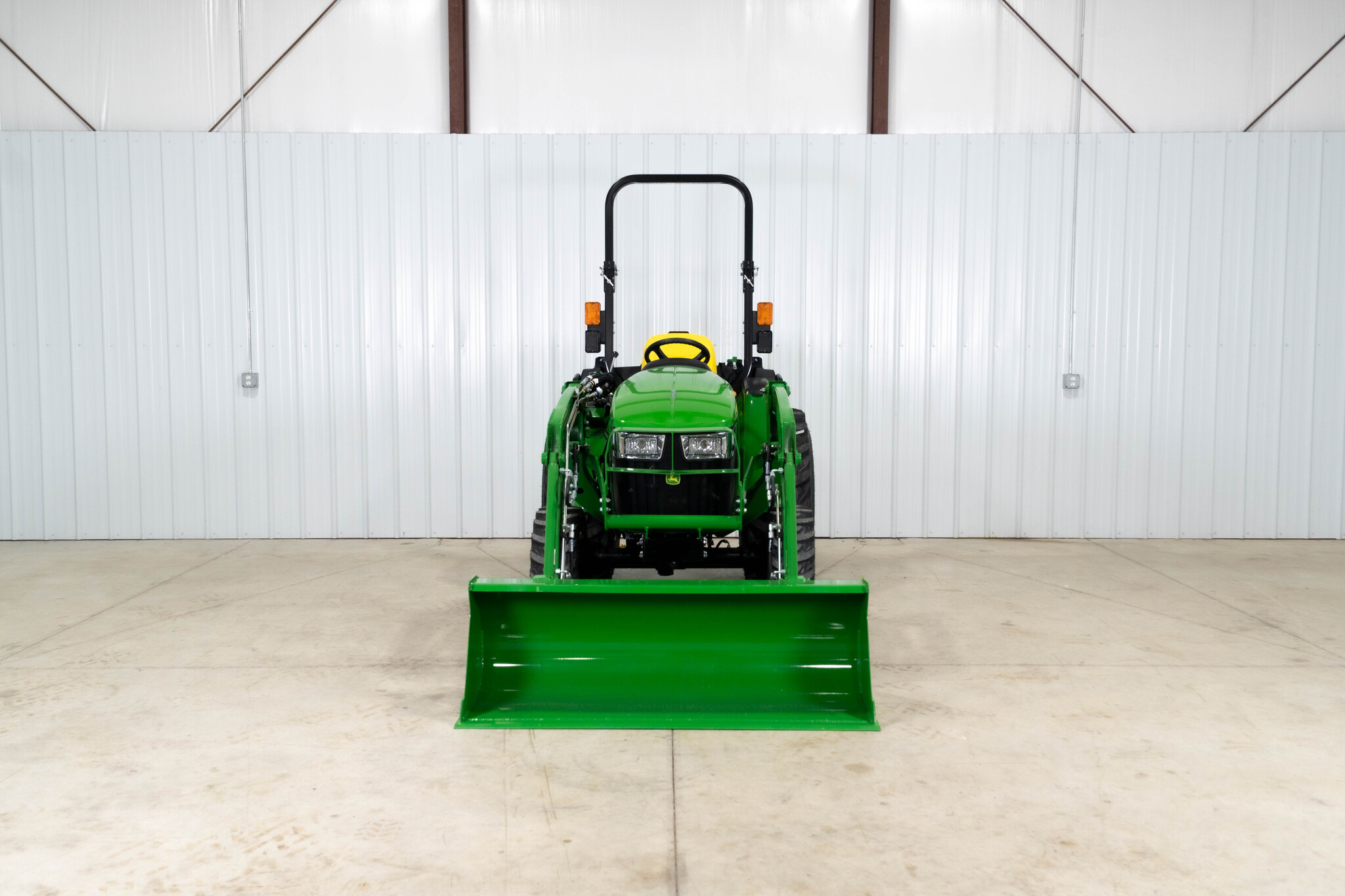 New In-Stock 2026 John Deere 3032E Compact Utility Tractors at Koenig Equipment in Amelia, OH - PhotoXL0
