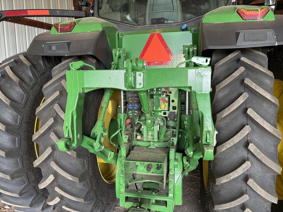 2023 John Deere 8R 250 - Photo14