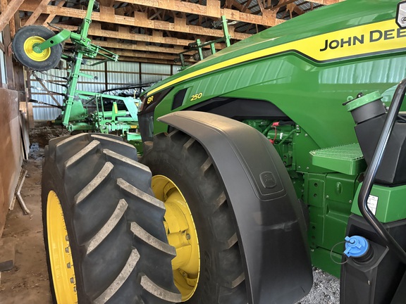 2023 John Deere 8R 250 - Photo4