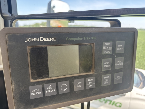 Used 2003 John Deere 1790 Planters: Drawn at Koenig Equipment in Greenville, OH - Photo6
