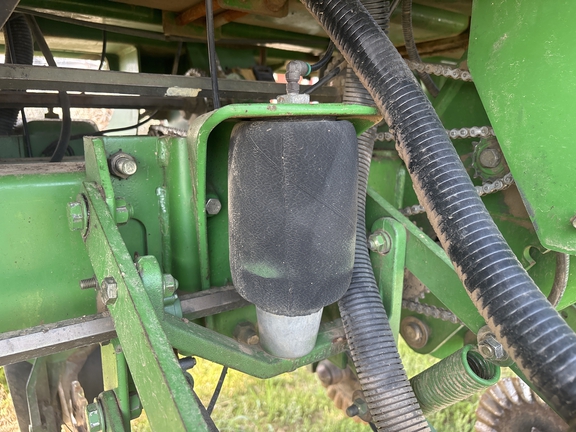 Used 2003 John Deere 1790 Planters: Drawn at Koenig Equipment in Greenville, OH - Photo18