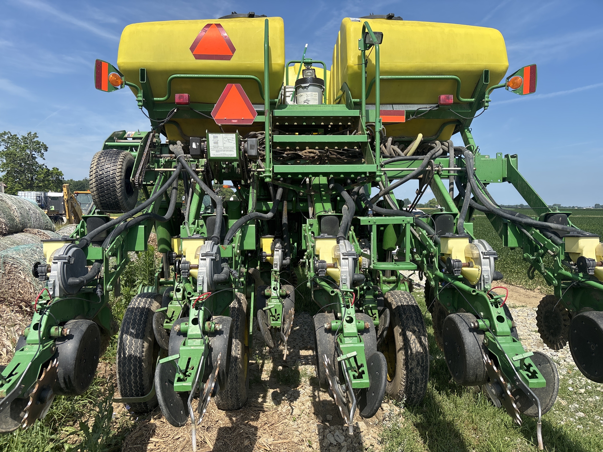 Used 2003 John Deere 1790 Planters: Drawn at Koenig Equipment in Greenville, OH - PhotoXL20