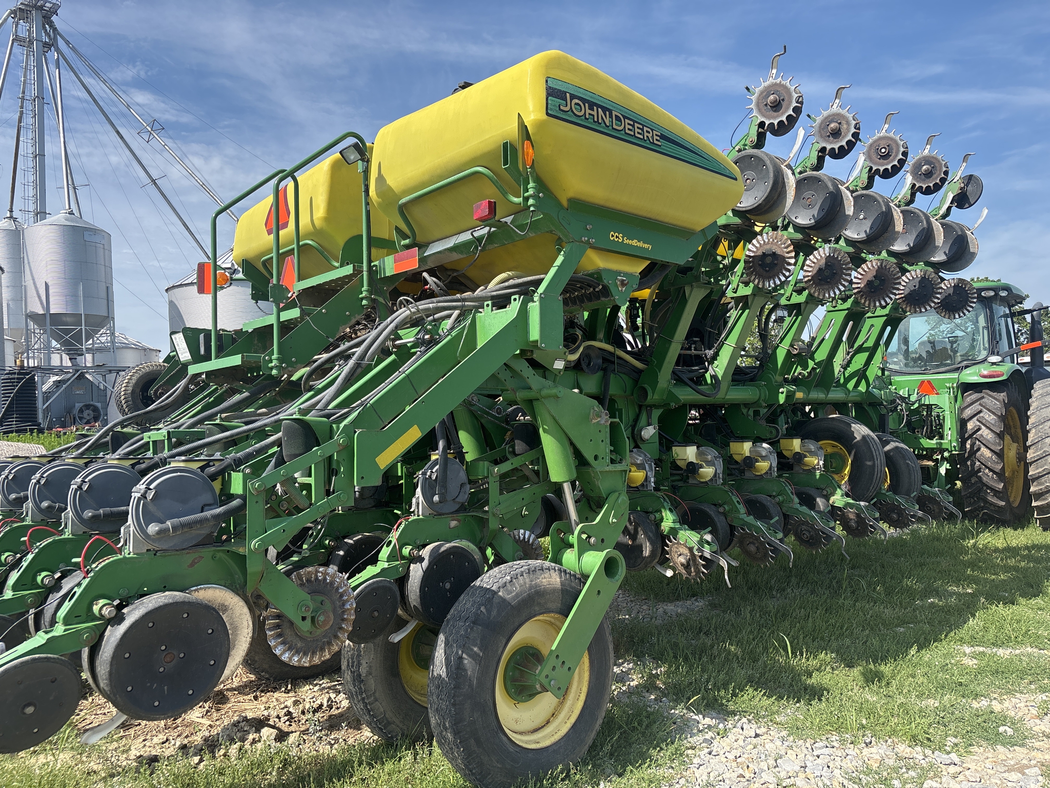 Used 2003 John Deere 1790 Planters: Drawn at Koenig Equipment in Greenville, OH - PhotoXL2