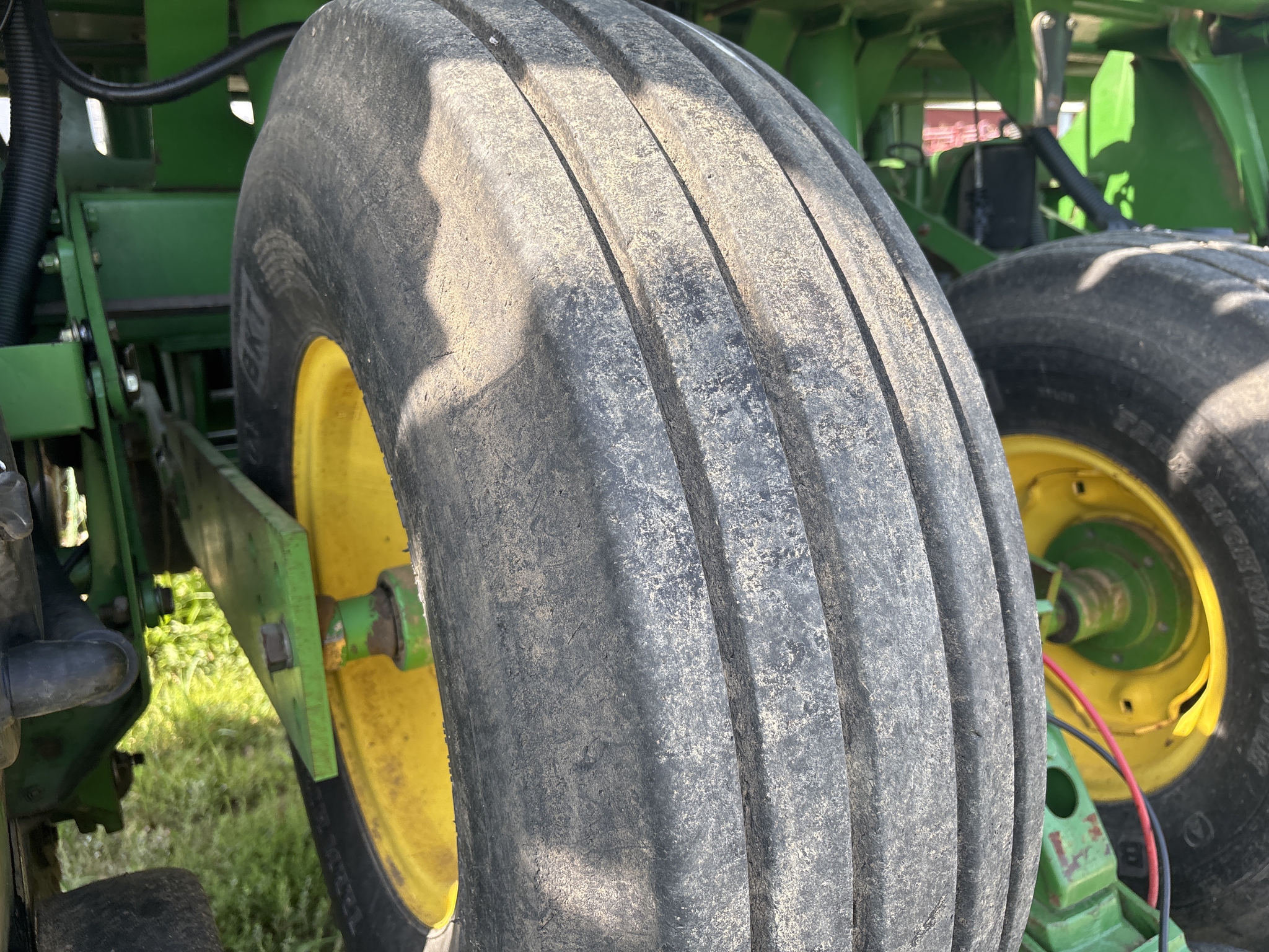 Used 2003 John Deere 1790 Planters: Drawn at Koenig Equipment in Greenville, OH - PhotoXL24