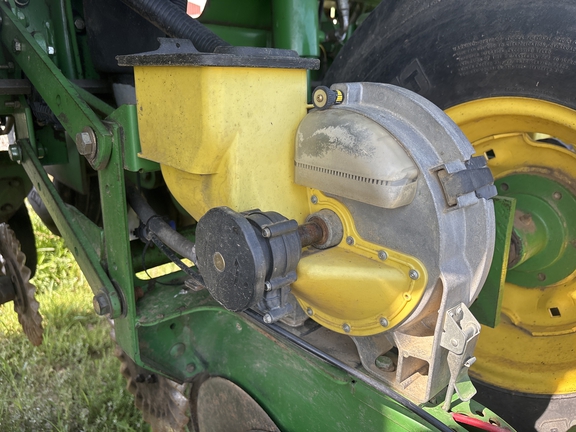 Used 2003 John Deere 1790 Planters: Drawn at Koenig Equipment in Greenville, OH - Photo26
