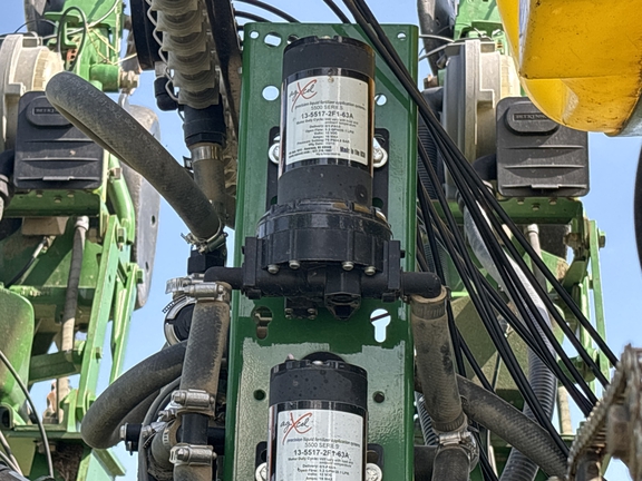 Used 2003 John Deere 1790 Planters: Drawn at Koenig Equipment in Greenville, OH - Photo29