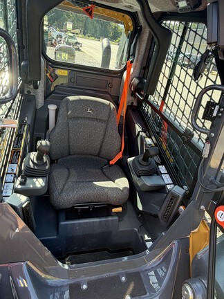 2026 John Deere 325G-7