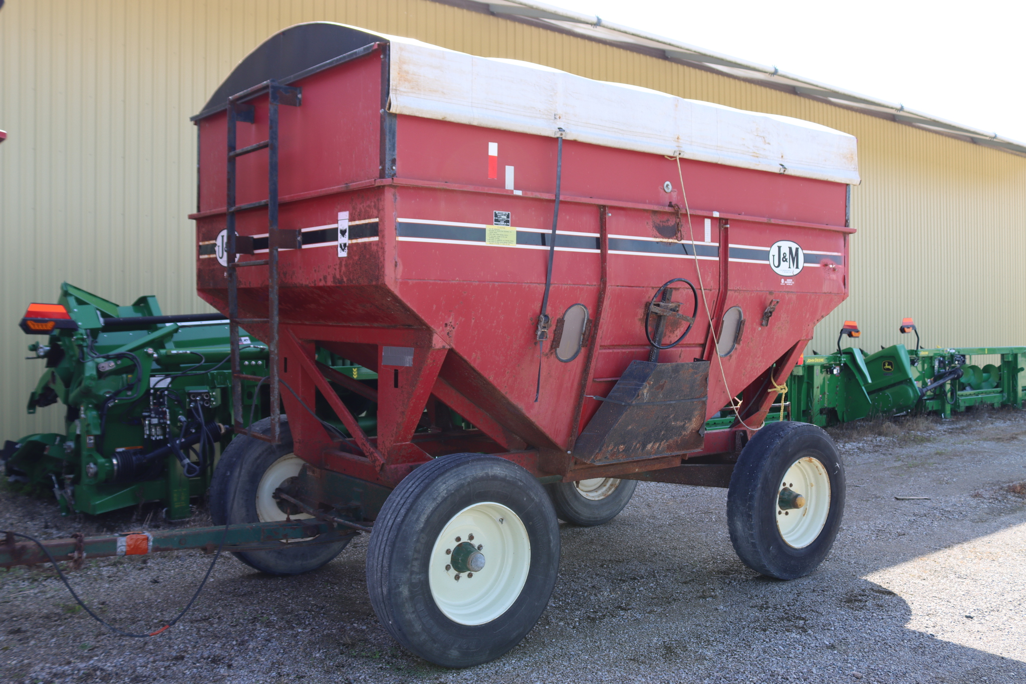 2000 J&M 385 Gravity Wagons and Boxes