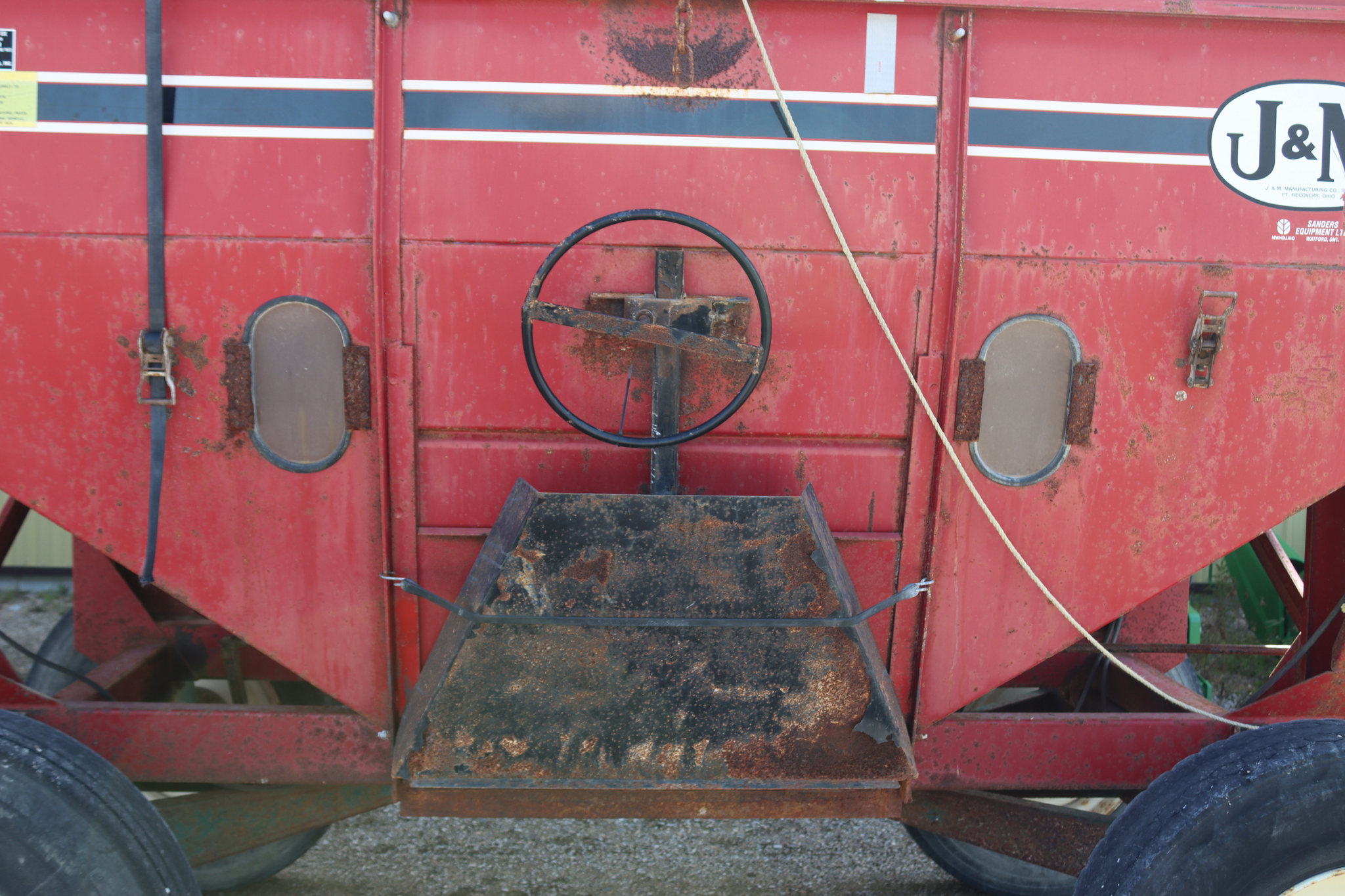 2000 J&M 385 Gravity Wagons and Boxes