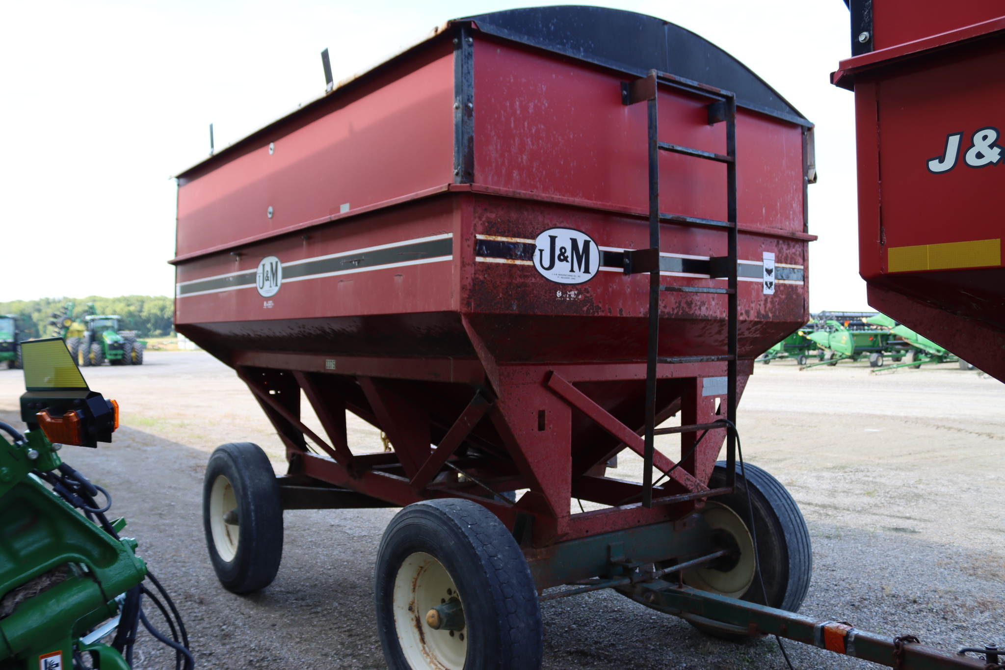 2000 J&M 385 Gravity Wagons and Boxes