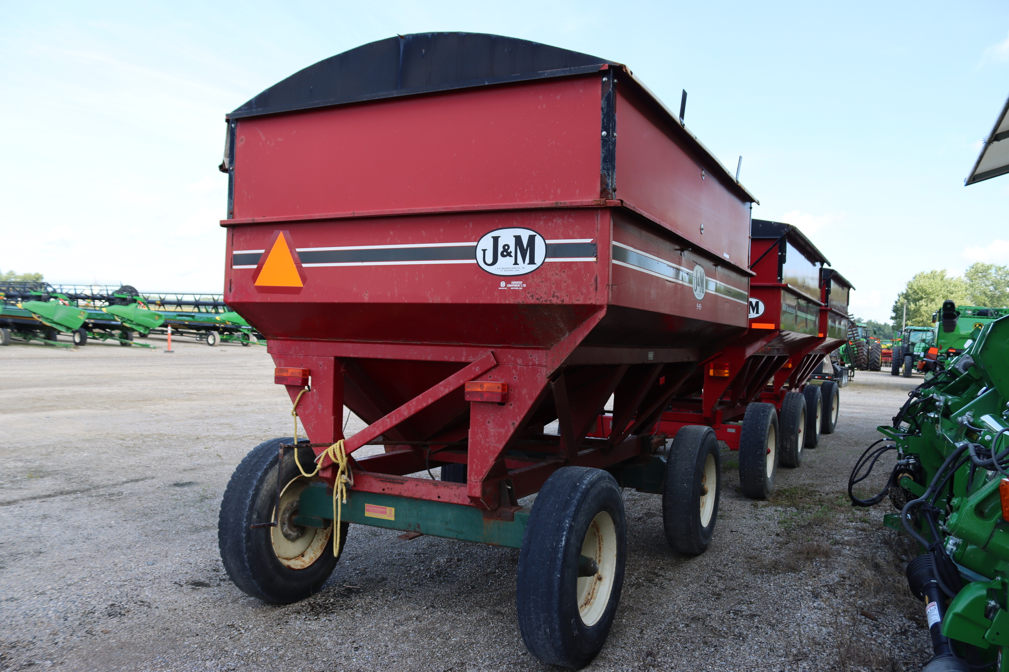 2000 J&M 385 Gravity Wagons and Boxes