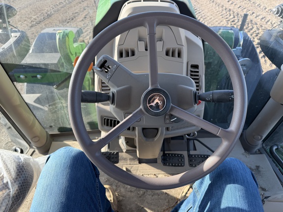 2025 John Deere 6R 155 - Photo29