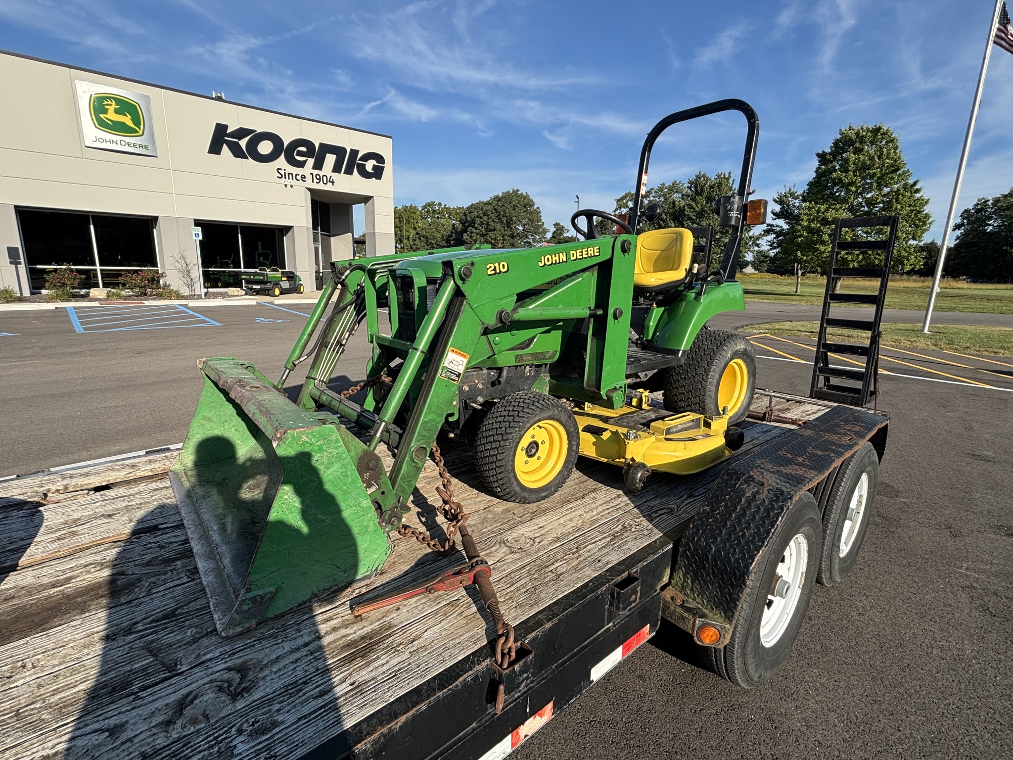 Used 2004 John Deere 2210 Compact Utility Tractors at Koenig Equipment in Knightstown, IN - PhotoXL0