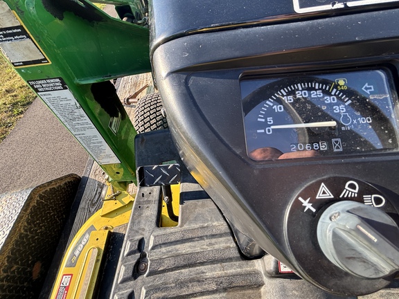 Used 2004 John Deere 2210 Compact Utility Tractors at Koenig Equipment in Knightstown, IN - Photo12