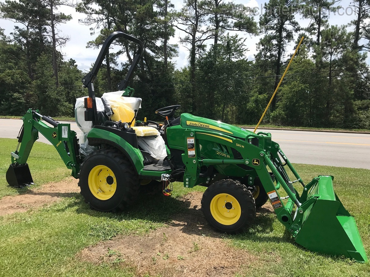 2021 John Deere 2025R TLB Image 4