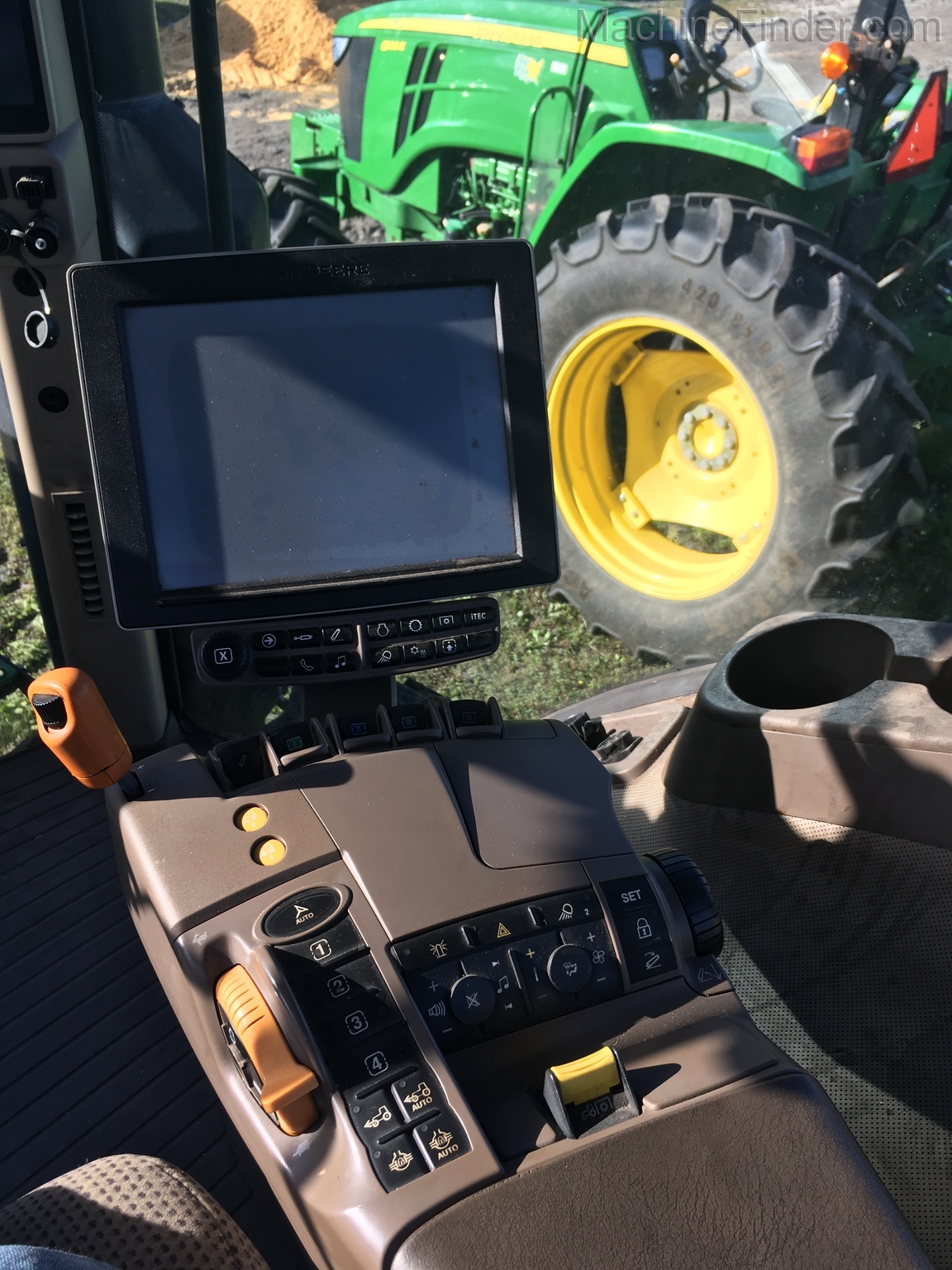 2014 John Deere 7230R Image 4
