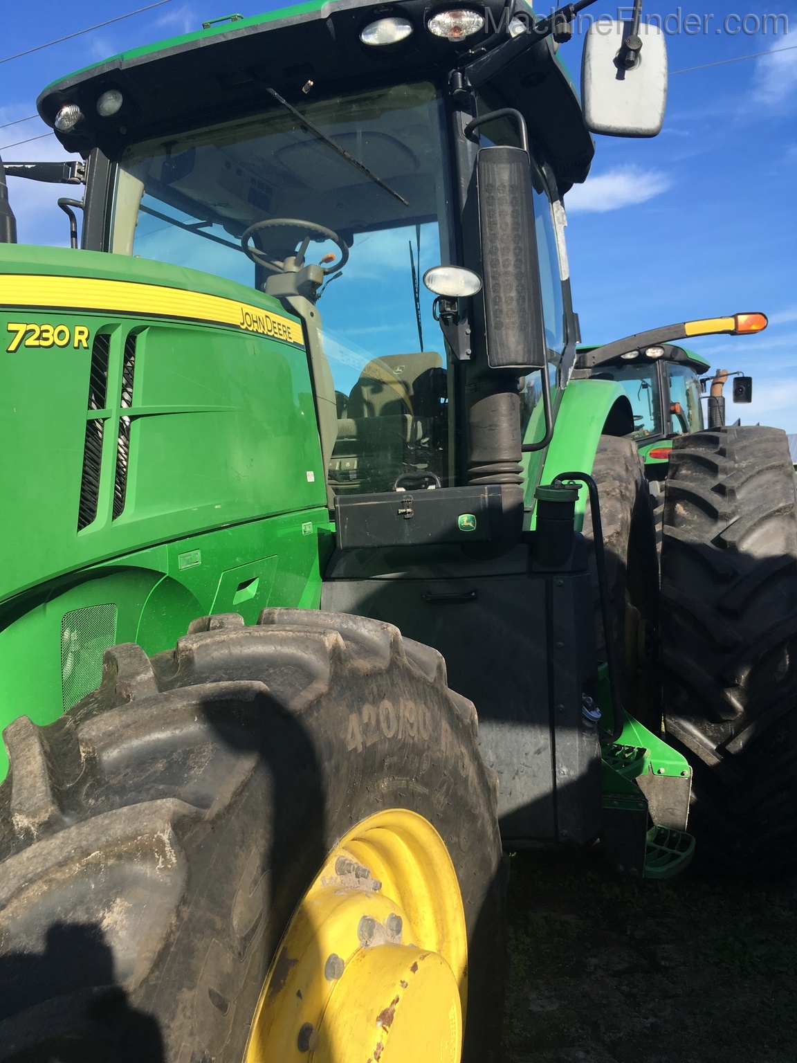 2014 John Deere 7230R Image 3