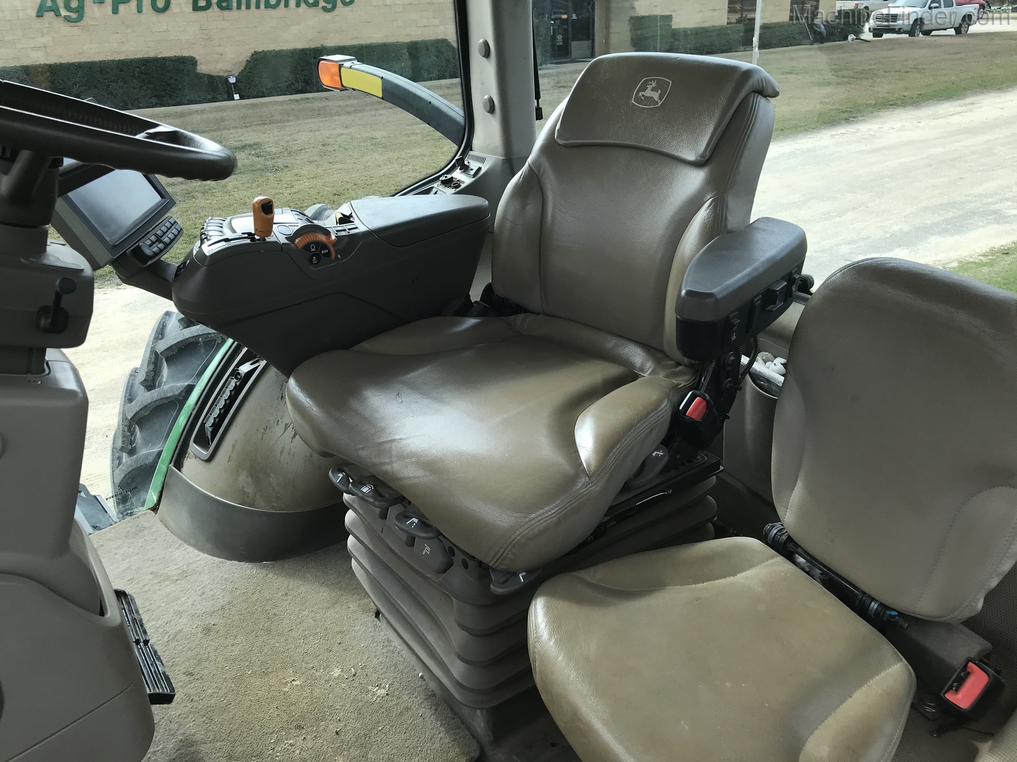 2017 John Deere 8370R Image 11