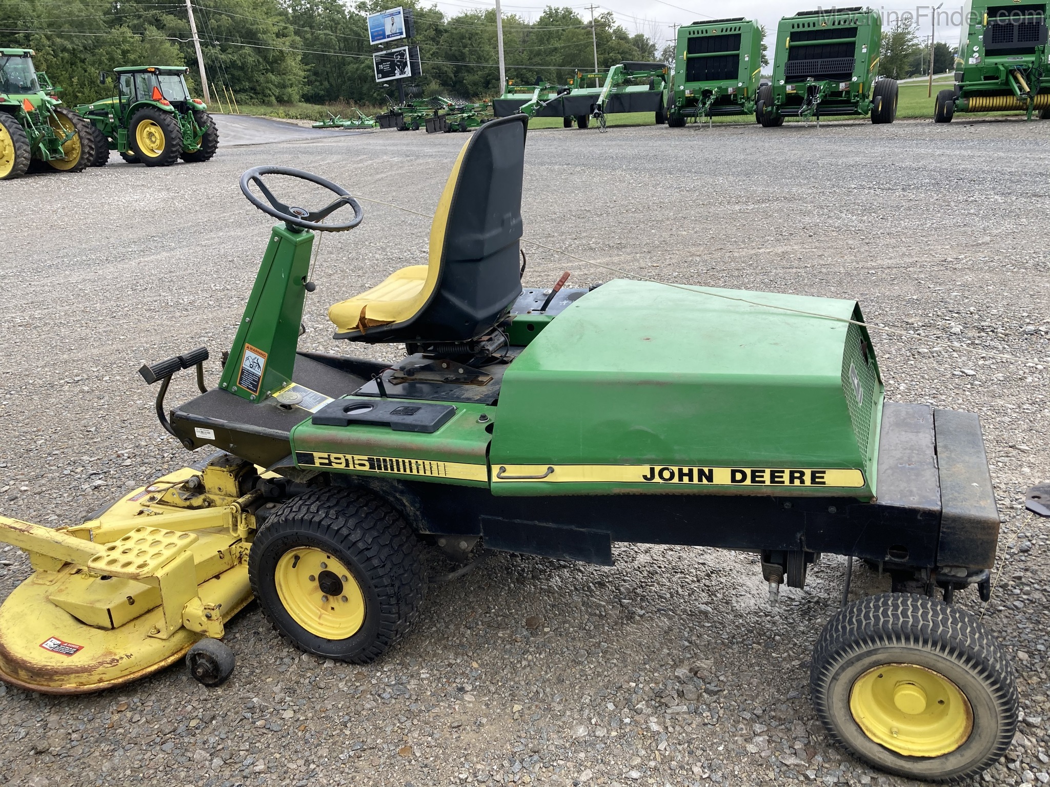1986 John Deere F915 Image 2
