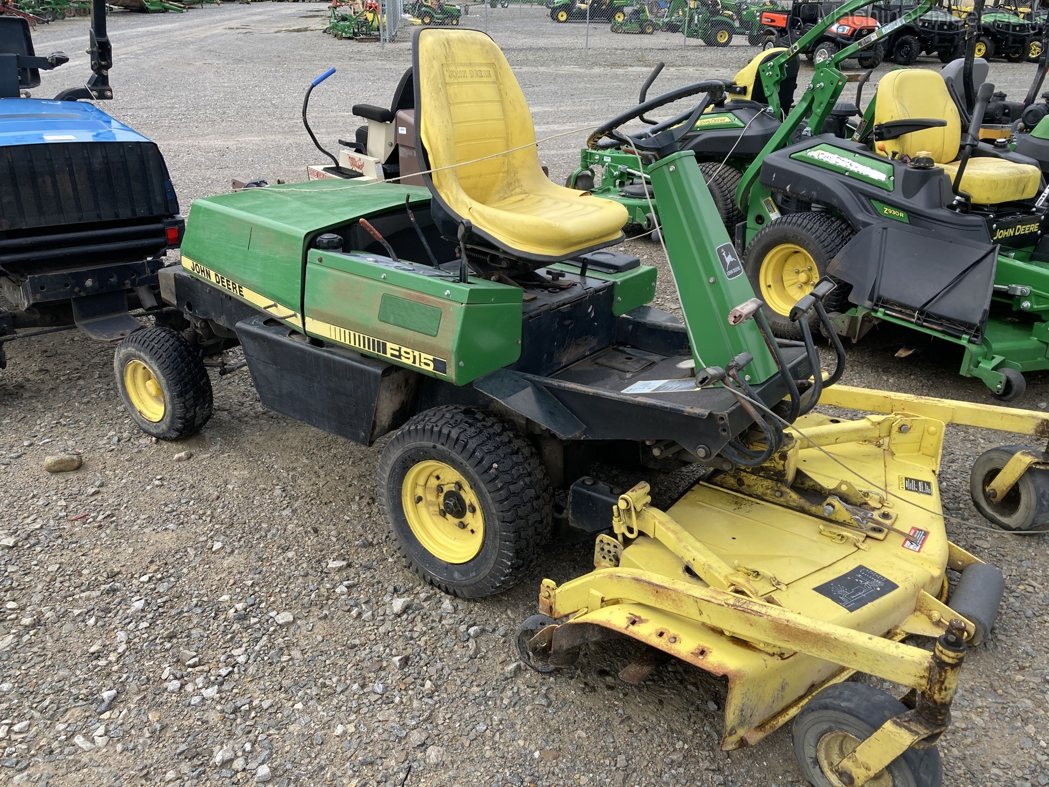 1986 John Deere F915 Image 3