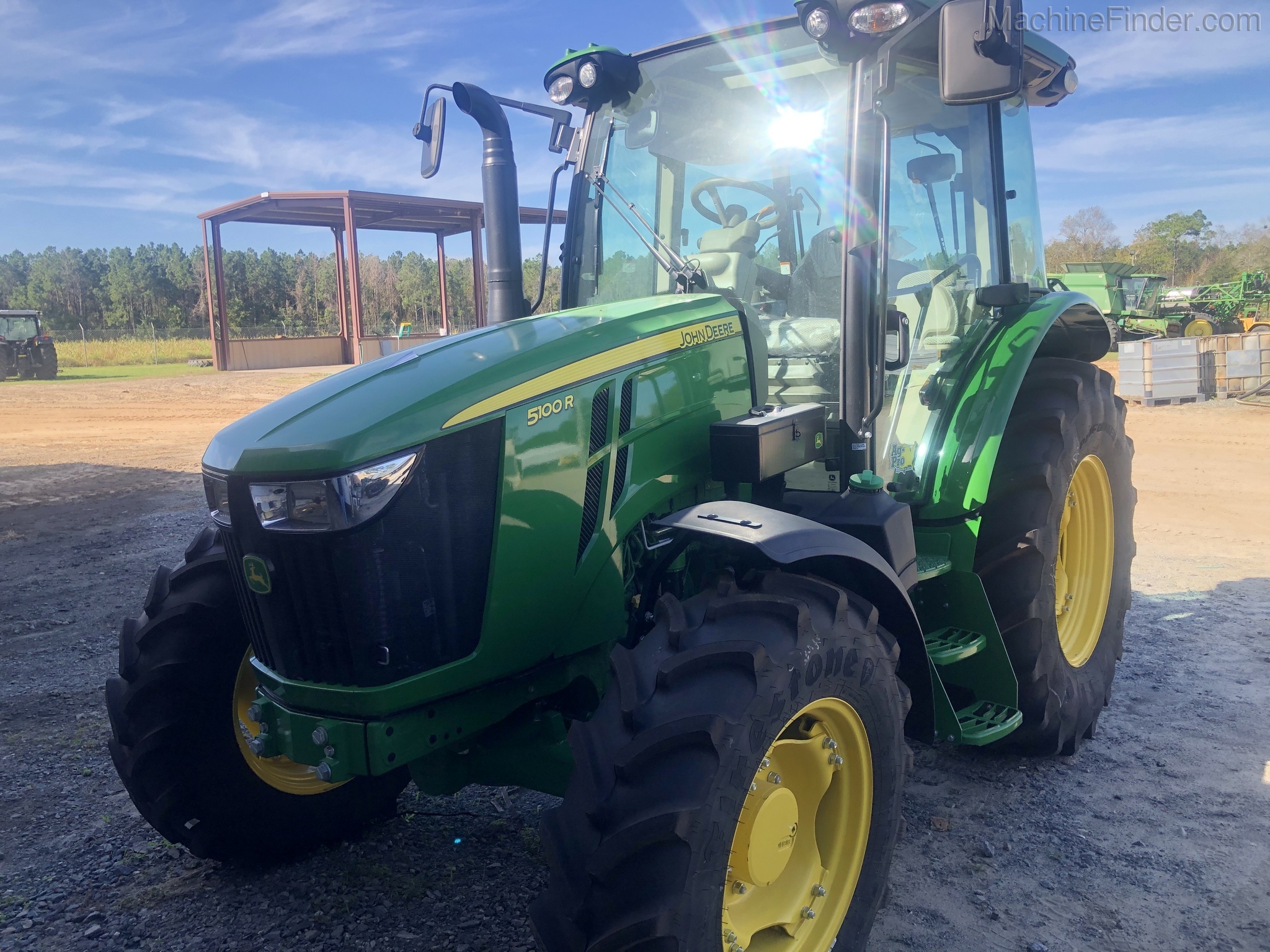 2019 John Deere 5100R Image 3